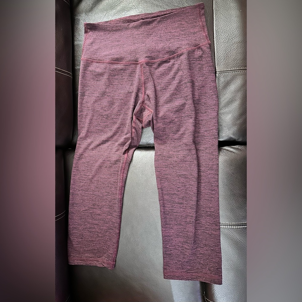 Old Navy maroon cropped workout pants for women size large
